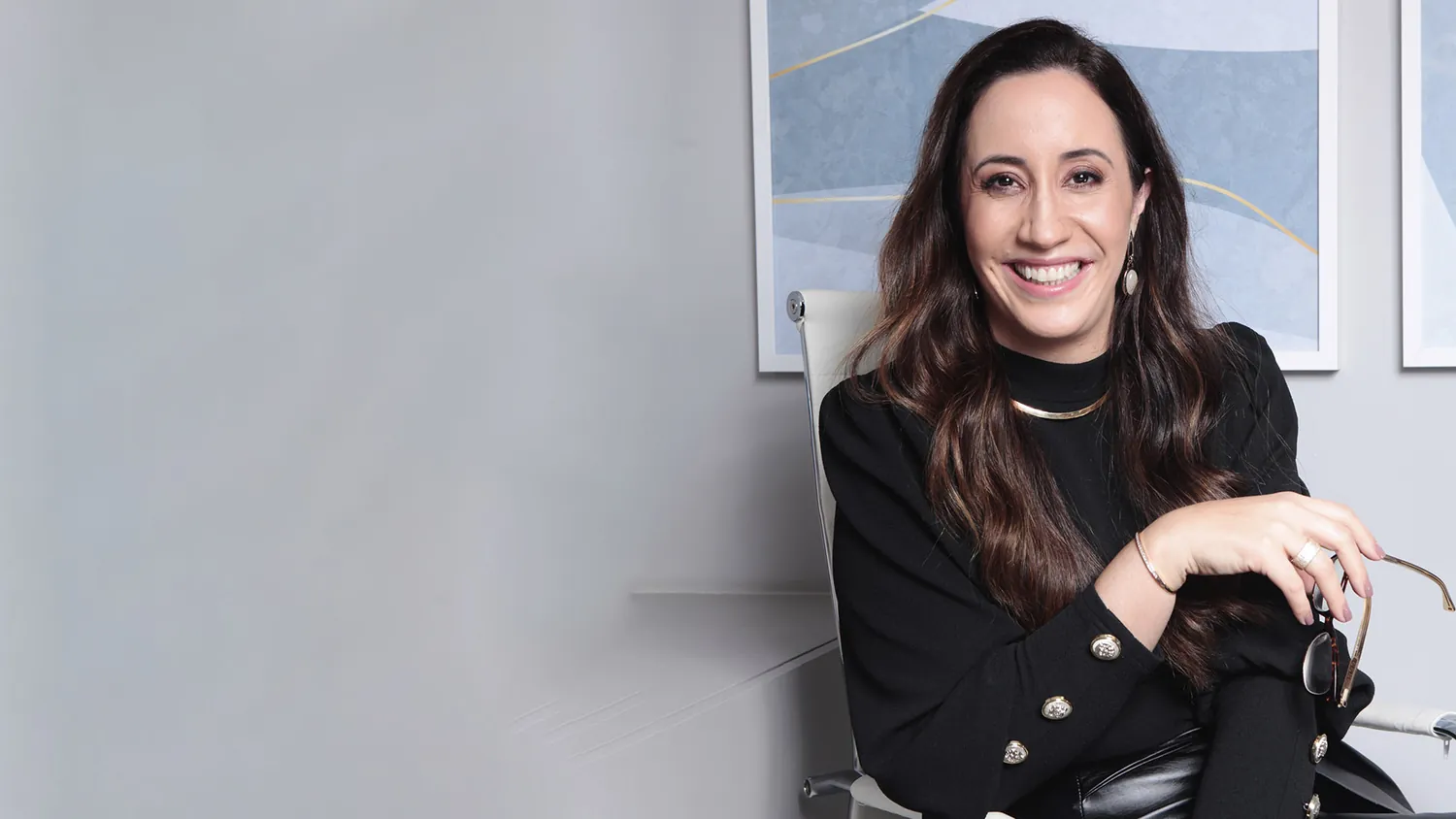 Dra. Graziela Canheo no consultório